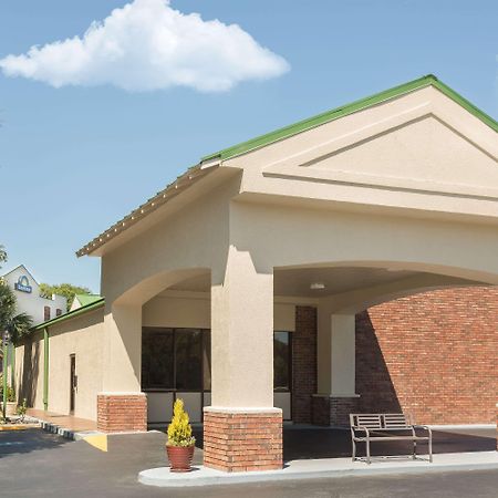 Days Inn By Wyndham Mt Pleasant-Charleston-Patriots Point Экстерьер фото