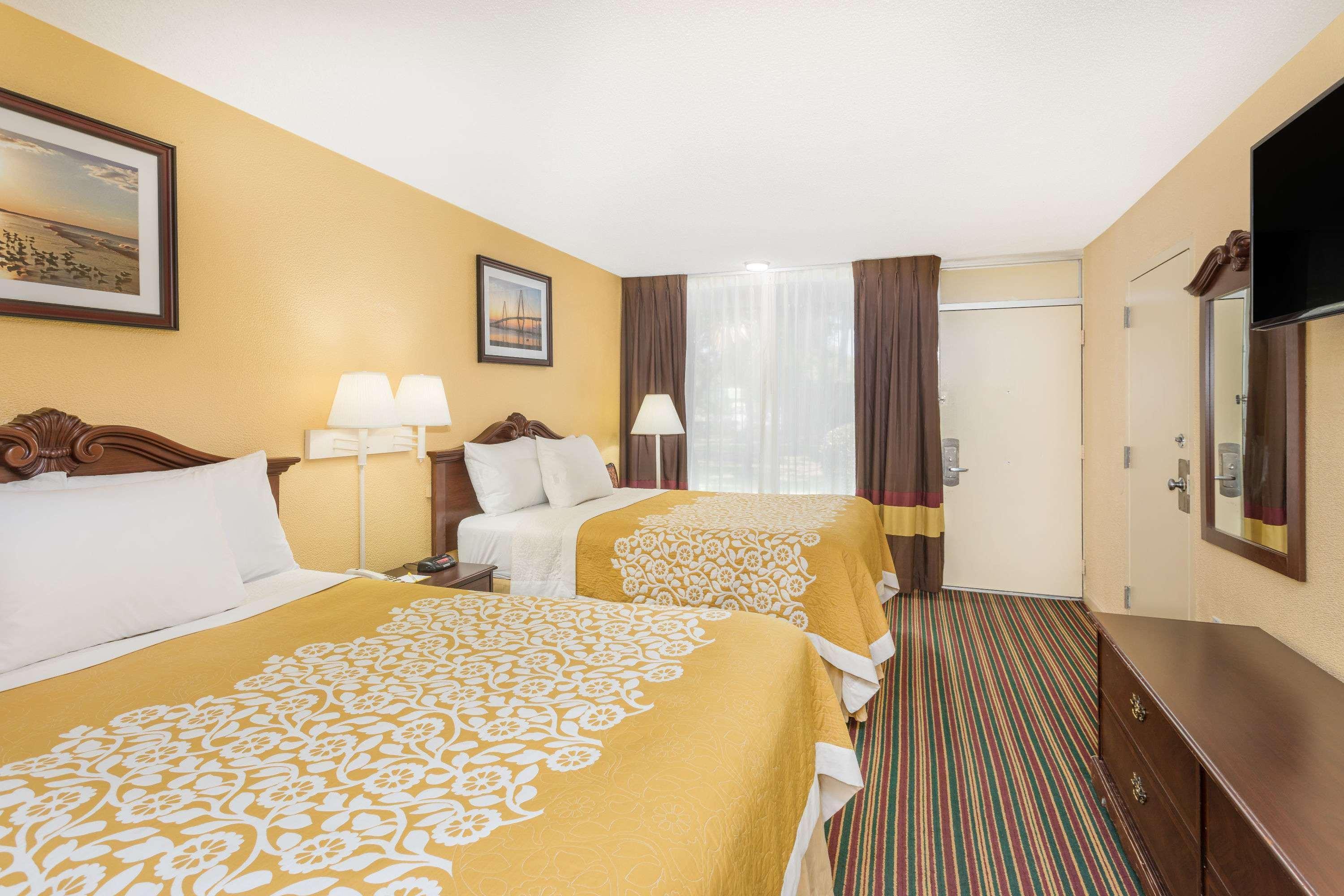 Days Inn By Wyndham Mt Pleasant-Charleston-Patriots Point Экстерьер фото