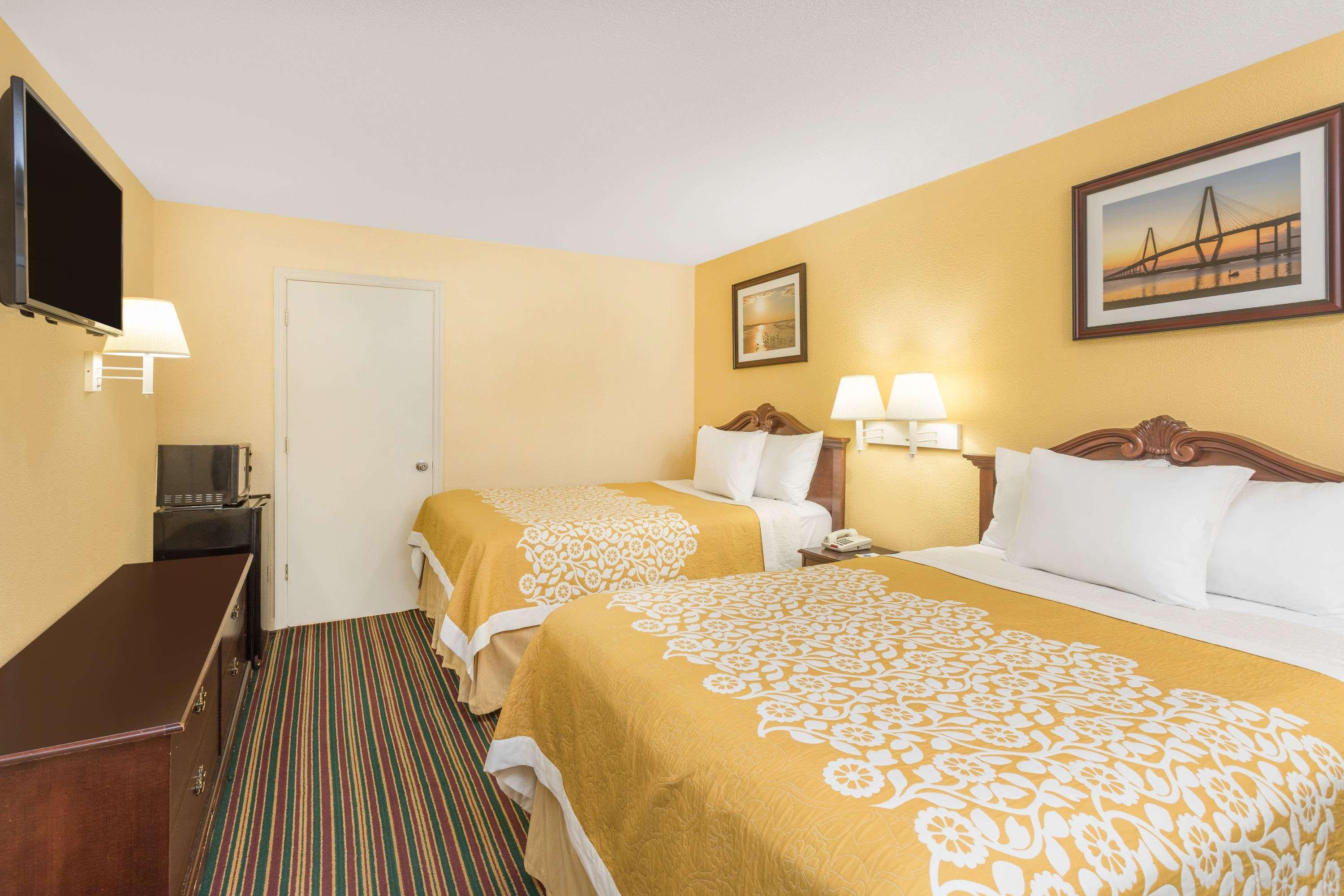 Days Inn By Wyndham Mt Pleasant-Charleston-Patriots Point Экстерьер фото