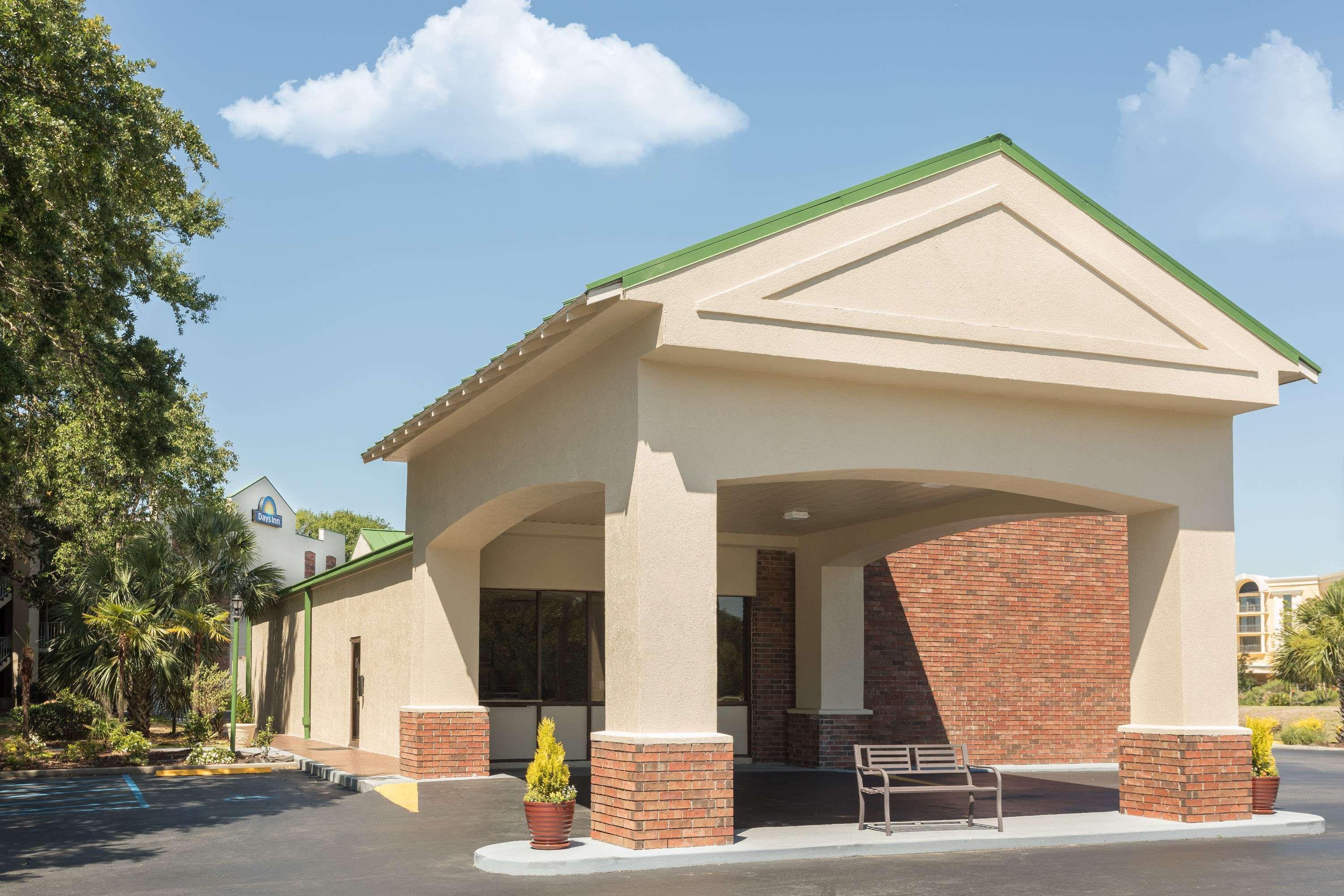 Days Inn By Wyndham Mt Pleasant-Charleston-Patriots Point Экстерьер фото