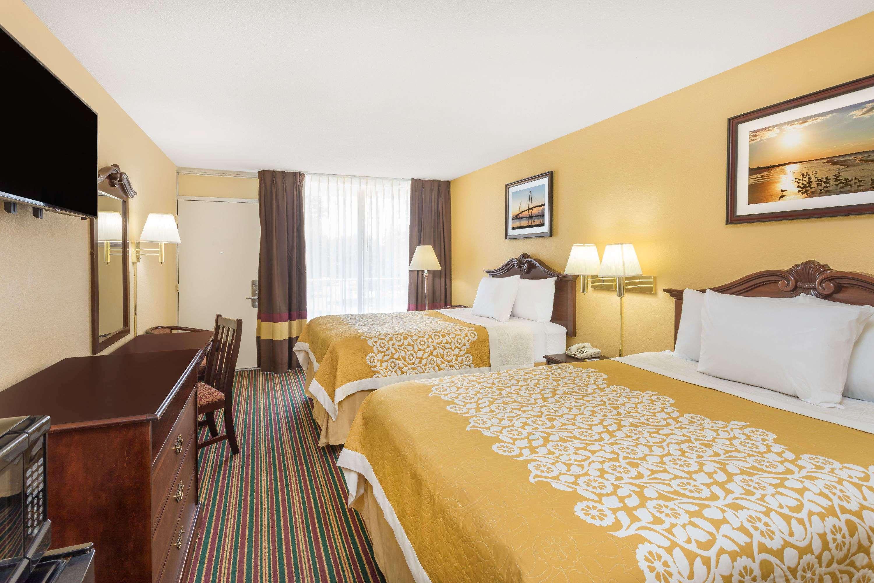 Days Inn By Wyndham Mt Pleasant-Charleston-Patriots Point Экстерьер фото