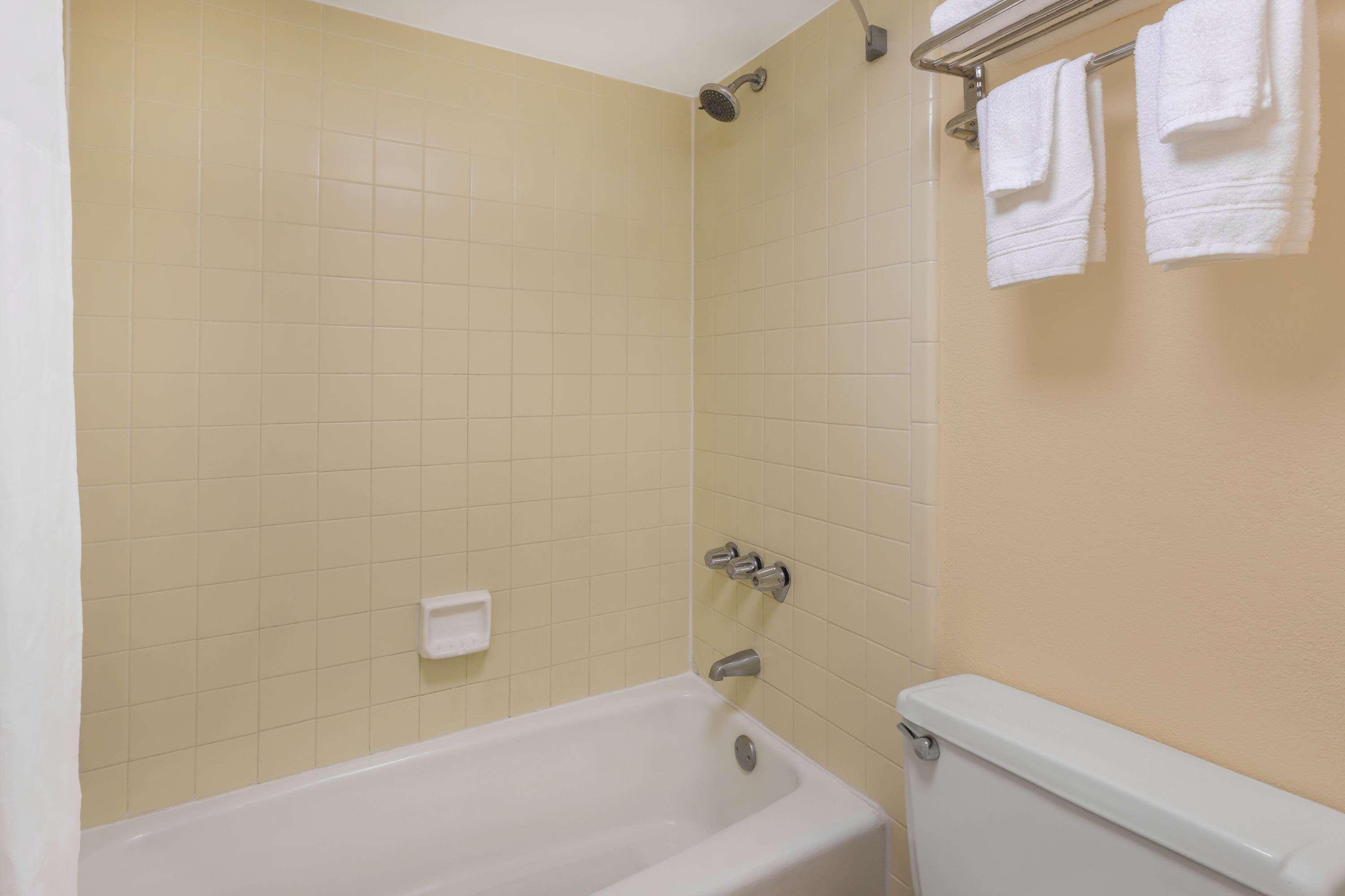 Days Inn By Wyndham Mt Pleasant-Charleston-Patriots Point Экстерьер фото