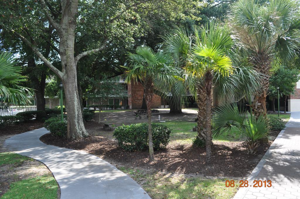 Days Inn By Wyndham Mt Pleasant-Charleston-Patriots Point Экстерьер фото