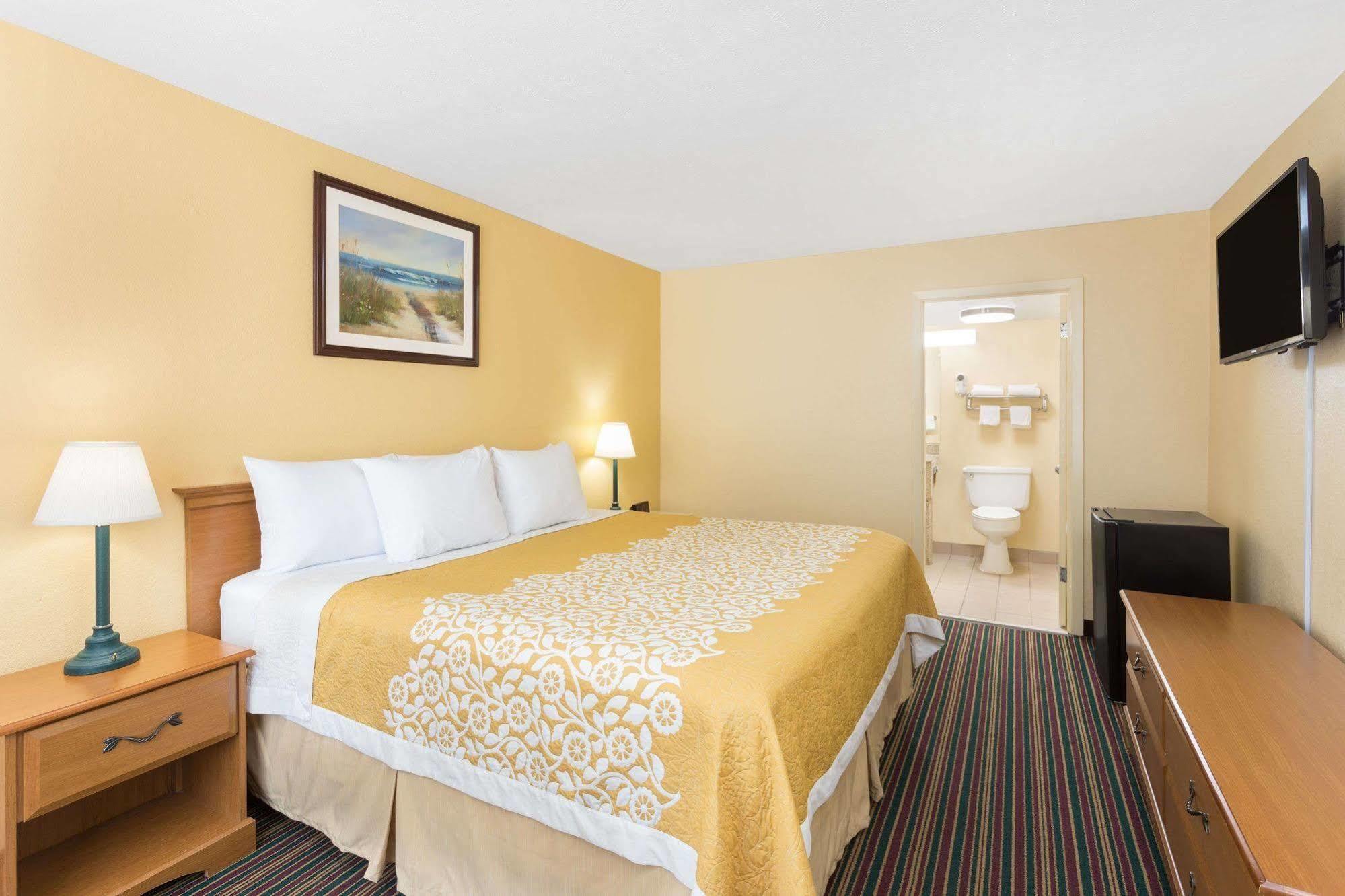 Days Inn By Wyndham Mt Pleasant-Charleston-Patriots Point Экстерьер фото
